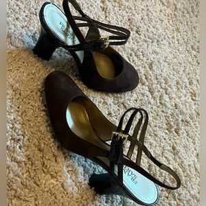 Chocolate Brown Suede Franco Sarto Slingbacks w/ Patent Leather Heels. Size 8M